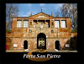 Entra da Porta San Pietro.